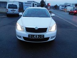 Weiß Gebraucht 2013 Skoda Octavia Best of Kombi | 5.350 € (Fairer Preis)