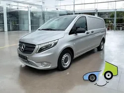 Brillantsilber metallic Gebraucht 2021 Mercedes Vito Van / Kleinbus | 26.800 € (Guter Preis)
