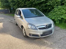 Grau Gebraucht 2007 Opel Zafira Van / Kleinbus | 999 € (Guter Preis)