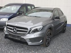 Grau Gebraucht 2015 Mercedes GLA180 AMG line SUV | 14.450 € (Guter Preis)