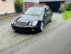 Schwarz Gebraucht 2006 Mercedes E500 Avantgarde Limousine | 9.500 €