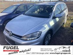 Reflexsilber metallic Gebraucht 2019 VW Golf VII Trendline Kombi | 14.999 € (Guter Preis)