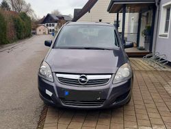 Grau Gebraucht 2010 Opel Zafira Edition Van / Kleinbus | 2.750 € (Fairer Preis)