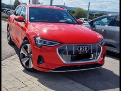 Rot Gebraucht 2019 Audi e-tron Ambiente SUV | 35.800 € (Fairer Preis)