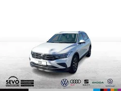 Weiß Gebraucht 2022 VW Tiguan Life SUV | 27.490 € (Superpreis)