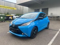Blau Gebraucht 2015 Toyota Aygo X-play Kleinwagen | 6.899 € (Guter Preis)