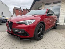 Rot Gebraucht 2017 Alfa Romeo Stelvio Super SUV | 21.299 € (Teuer)