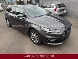Grau Gebraucht 2020 Ford Mondeo Titanium Limousine | 12.390 € (Guter Preis)