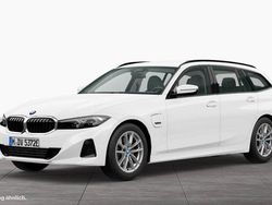 Weiß Gebraucht 2022 BMW 320e Sport Line Limousine | 28.890 € (Fairer Preis)