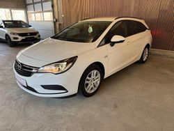 Weiß Gebraucht 2016 Opel Astra Kombi | 7.299 € (Fairer Preis)