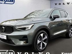 Grün Neu 2025 Volvo XC40 Plus SUV | 52.530 € (Teuer)