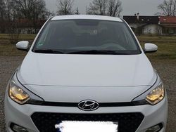 Weiß Gebraucht 2017 Hyundai i20 Limousine | 7.600 € (Fairer Preis)