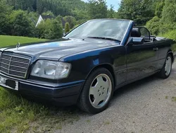 Schwarz Gebraucht 1997 Mercedes E200 Edition Cabrio | 22.900 € (Teuer)
