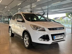 Weiß Gebraucht 2016 Ford Kuga Titanium SUV | 13.900 € (Fairer Preis)