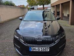 Schwarz Gebraucht 2017 Skoda Octavia RS Kombi | 15.500 €