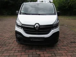 Weiß Gebraucht 2020 Renault Trafic Komfort Van | 21.900 € (Teuer)