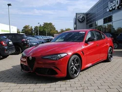 Rosso uni Gebraucht 2022 Alfa Romeo Giulia Quadrifoglio Limousine | 83.990 € (Teuer)
