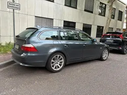 Grau Gebraucht 2007 BMW 530 Kombi | 6.000 € (Etwas zu teuer)
