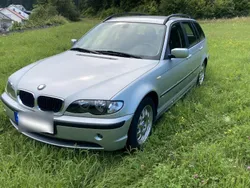 Grau Gebraucht 2004 BMW 318 Kombi | 2.999 €