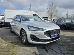 Moondust silber metallic Gebraucht 2024 Ford Focus Titanium X Limousine | 30.930 € (Teuer)
