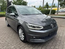 Grau Gebraucht 2018 VW Touran Van / Kleinbus | 18.490 € (Fairer Preis)