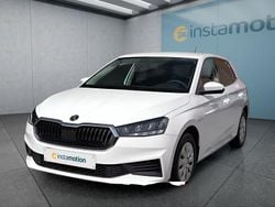 Weiß Gebraucht 2022 Skoda Fabia Kleinwagen | 12.899 € (Fairer Preis)