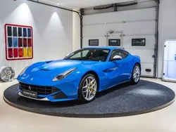 Blau Gebraucht 2017 Ferrari F12 | 420.070 €