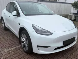 Pearl white multicoat Gebraucht 2023 Tesla Model Y Standard Range SUV | 30.950 € (Superpreis)