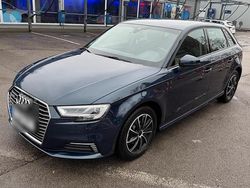 Blau Gebraucht 2020 Audi A3 Comfort Limousine | 17.999 €