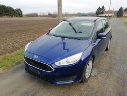 Blau Gebraucht 2015 Ford Focus Kombi | 4.000 € (Etwas zu teuer)