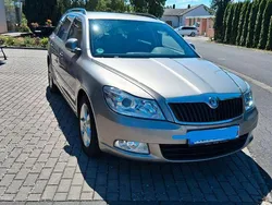 Beige Gebraucht 2013 Skoda Octavia Best of Kombi | 3.950 € (Fairer Preis)