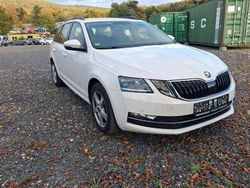 Weiß Gebraucht 2018 Skoda Octavia Style Kombi | 8.500 € (Guter Preis)