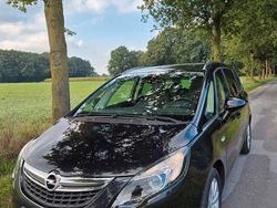 Schwarz Gebraucht 2016 Opel Zafira Tourer Edition Van / Kleinbus | 11.500 € (Etwas zu teuer)