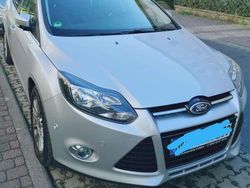 Silber Gebraucht 2011 Ford Focus Titanium Kombi | 4.900 € (Fairer Preis)