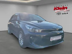 Grau Gebraucht 2020 Kia Rio DREAM-TEAM Edition Limousine | 13.260 € (Fairer Preis)