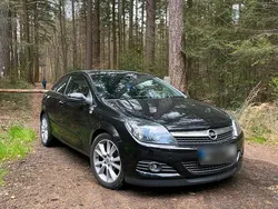 Schwarz Gebraucht 2008 Opel Astra GTC Coupé | 2.250 €