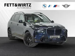 Carbonschwarz metallic Gebraucht 2024 BMW X7 M Sport SUV | 98.900 € (Superpreis)