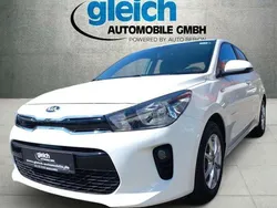 Schneeweiss Gebraucht 2018 Kia Rio Edition 7 Limousine | 11.880 € (Fairer Preis)