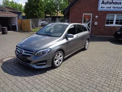 Mountaingrau met. Gebraucht 2016 Mercedes B180 Urban Van / Kleinbus | 15.400 € (Fairer Preis)