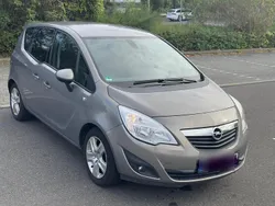 Braun Gebraucht 2011 Opel Meriva Van / Kleinbus | 5.700 € (Fairer Preis)