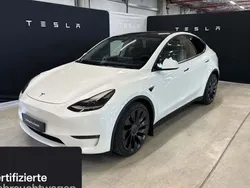 Weiß Gebraucht 2022 Tesla Model Y Performance SUV | 38.600 € (Fairer Preis)
