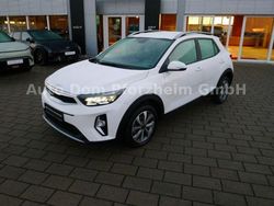 Weiß Gebraucht 2024 Kia Stonic Vision SUV | 16.890 € (Fairer Preis)