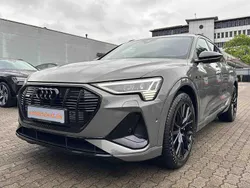 Chronosgrau metallic Gebraucht 2022 Audi e-tron Black Edition SUV | 38.950 € (Fairer Preis)