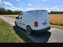 Weiß Gebraucht 2016 VW Caddy R-line Van / Kleinbus | 14.999 €
