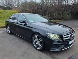 Schwarz Gebraucht 2016 Mercedes E220 AMG line Limousine | 21.300 € (Fairer Preis)