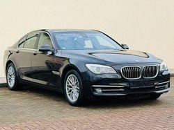 Schwarz Gebraucht 2015 BMW 750 Comfort Edition Limousine | 16.999 € (Guter Preis)