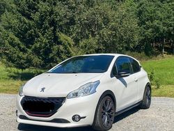 Weiß Gebraucht 2015 Peugeot 208 GTi Kleinwagen | 16.500 €
