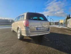 Grau Gebraucht 2005 Opel Astra Kombi | 1.500 € (Guter Preis)