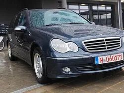 Schwarz Gebraucht 2005 Mercedes C220 Avantgarde Kombi | 2.500 € (Fairer Preis)