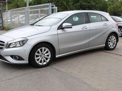Silber Gebraucht 2014 Mercedes A180 Urban Limousine | 9.990 € (Fairer Preis)